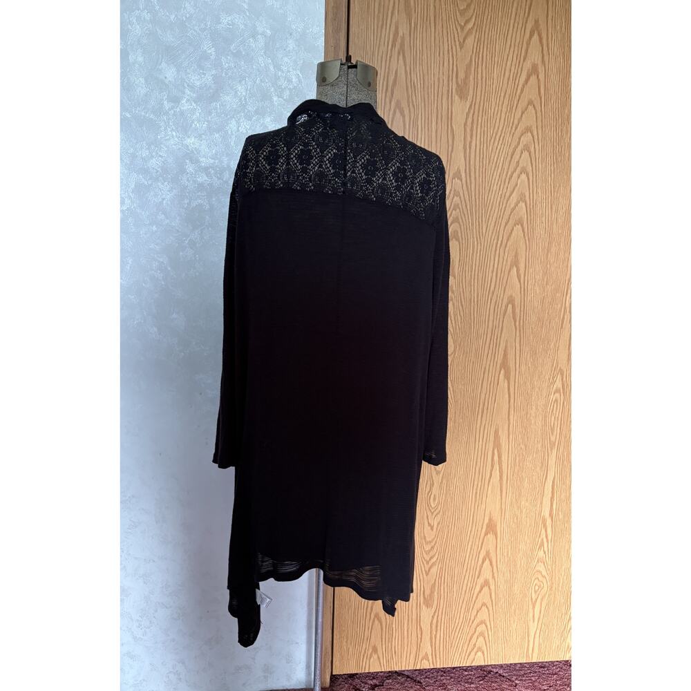 Cable & Gauge Black Waterfall Cardian with Buttons and Lace Detail Size 1X - Picture 3 of 8